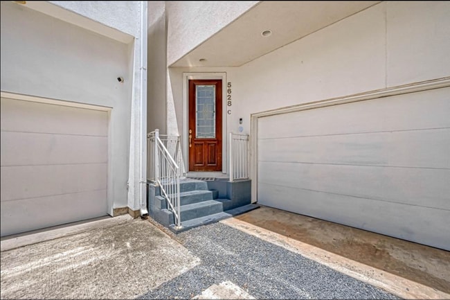 Building Photo - 5628 Kiam St