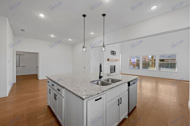 Building Photo - 2104 Errol St