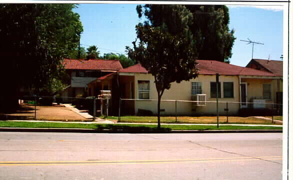 Building Photo - 260 N Main St