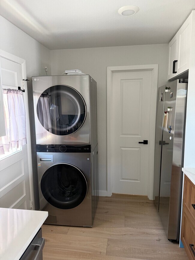 Foto del edificio - 3738 Eliot St