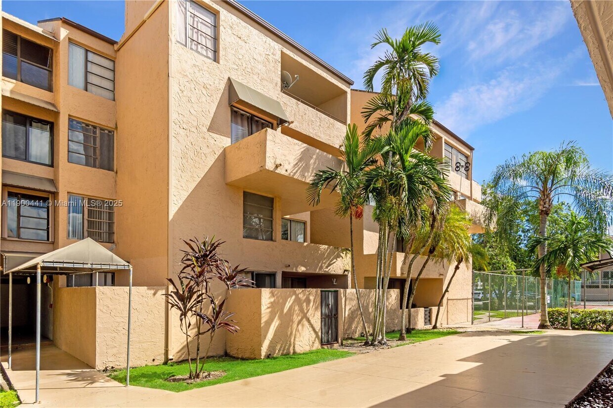 Foto principal - 10500 SW 108th Ave