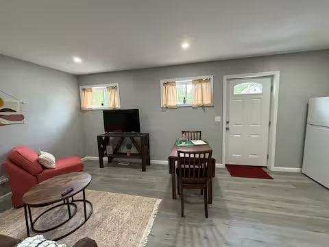 Building Photo - 438 N Park Ave