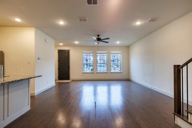 Building Photo - 7316 Sideoats Gama St