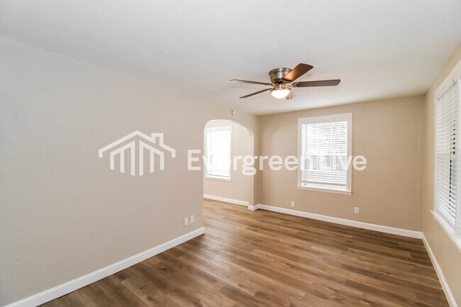 Foto del edificio - 3510 Gladys St