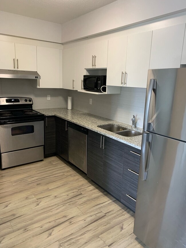 Photo du bâtiment - 258A-258A Sunview St