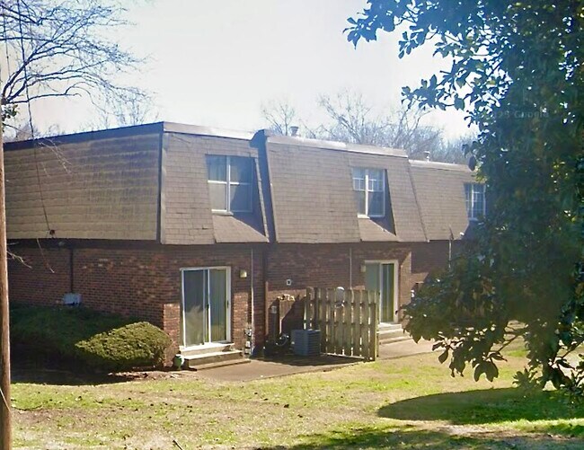 Foto del edificio - 441 Harding Pl