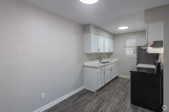 1BR, 1BA - 650SF2 - Cocina y comedor - The Retreat at Palm Pointe