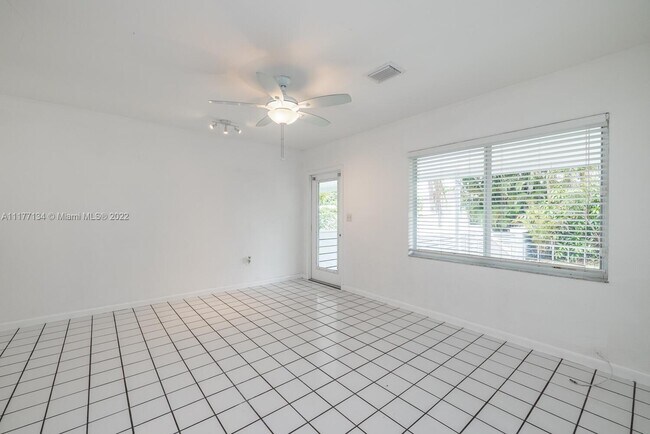 Foto del edificio - 1029 NE 113th St