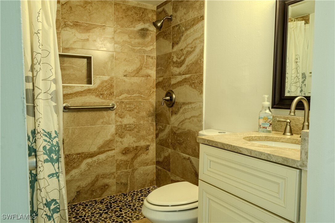 Building Photo - 3655 Boca Ciega Dr