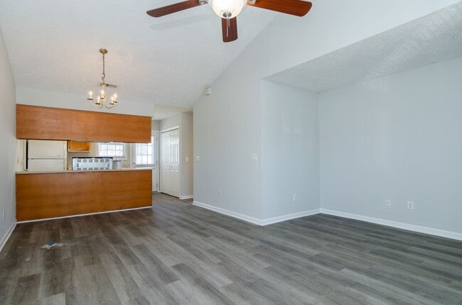 Building Photo - 800 Melbourne Ct