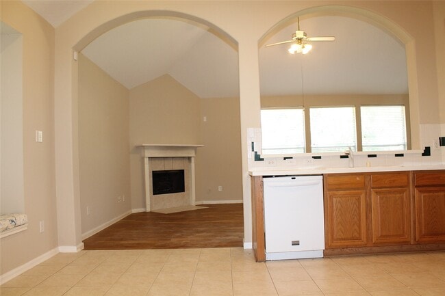 Foto del edificio - 3623 Chatwood Dr