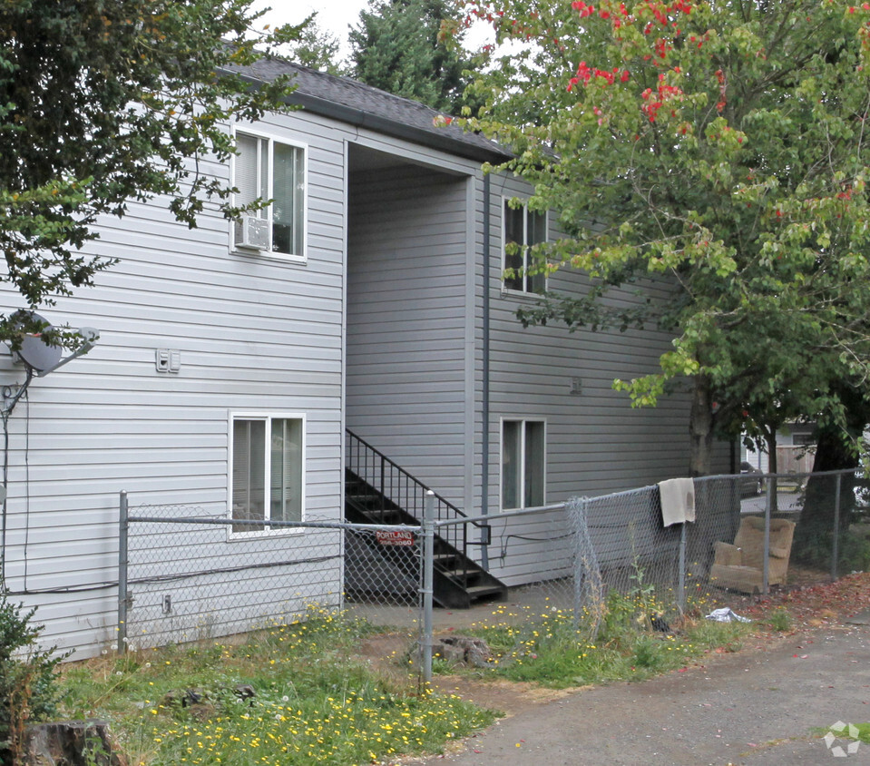 Primary Photo - Concord Village Apartments