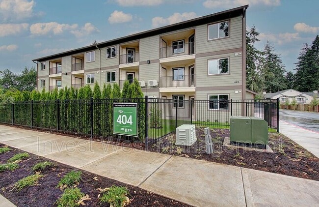 Building Photo - 404 NE 117th Ave