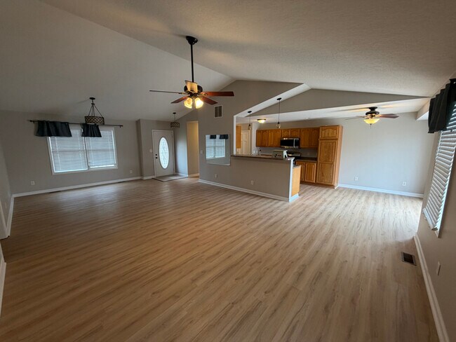 Foto del edificio - 1800 Persimmon Ave