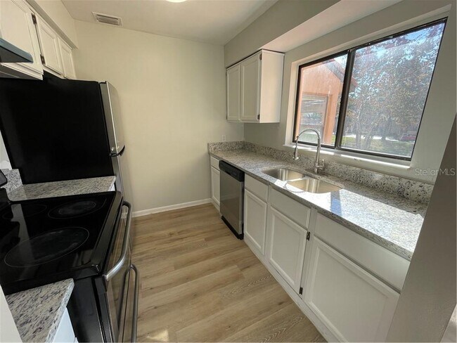 Foto del edificio - 4715 Chevy Pl