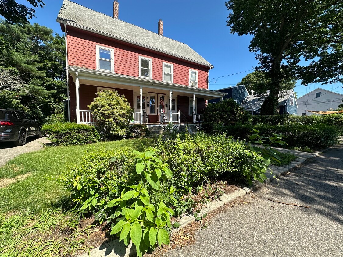 Primary Photo - 73 W Milton St