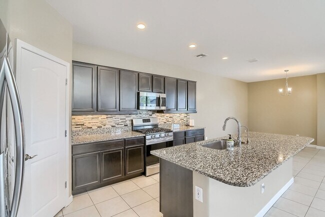 Foto del edificio - Spacious 4BR House in Peoria