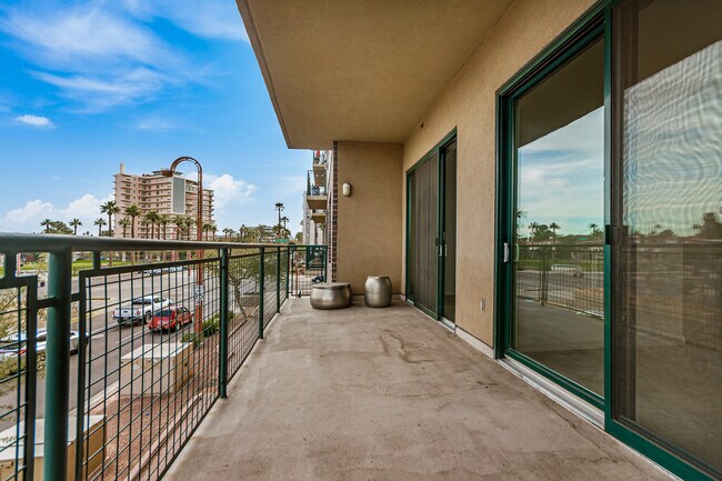 Foto del edificio - 2302 N Central Ave