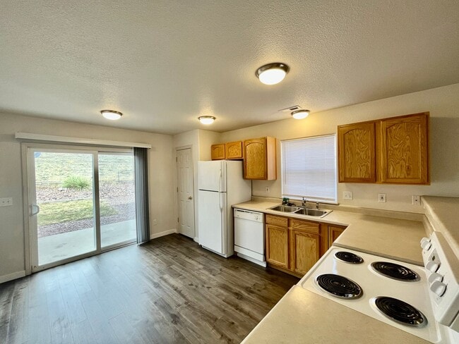 Photo - Nichols 1266-1268 Apartment