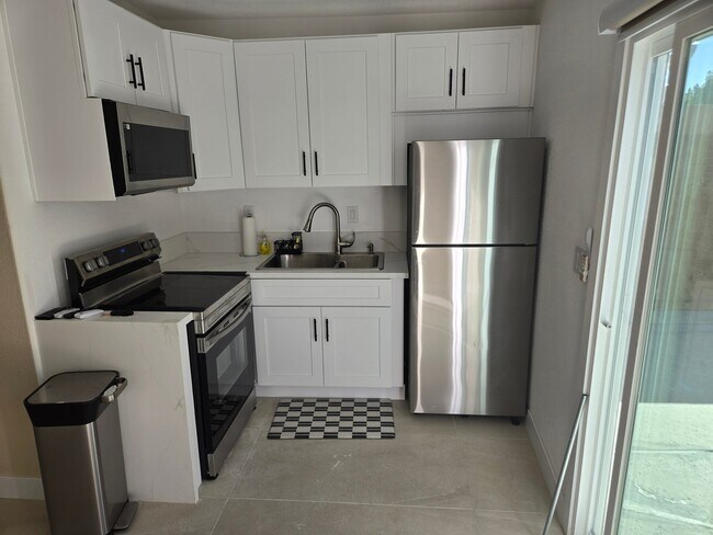 Foto del edificio - 730 Helmhill Ave