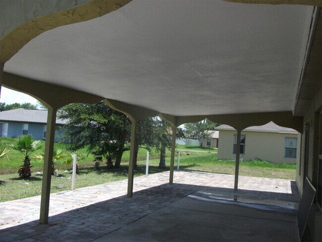 Foto del edificio - 221 Cobalt Dr