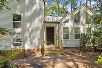 Building Photo - 4060 Oak Ferry Dr NE