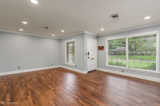 Foto del edificio - 317 Haynes Ave