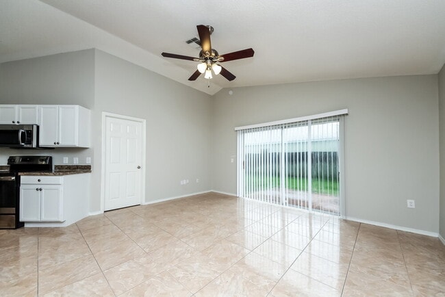 Building Photo - 2160 Jessa Dr