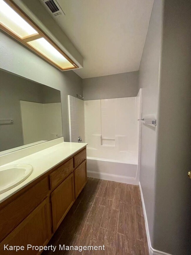 Building Photo - 3 br, 2 bath House - 9801 CASA DEL SOL DR