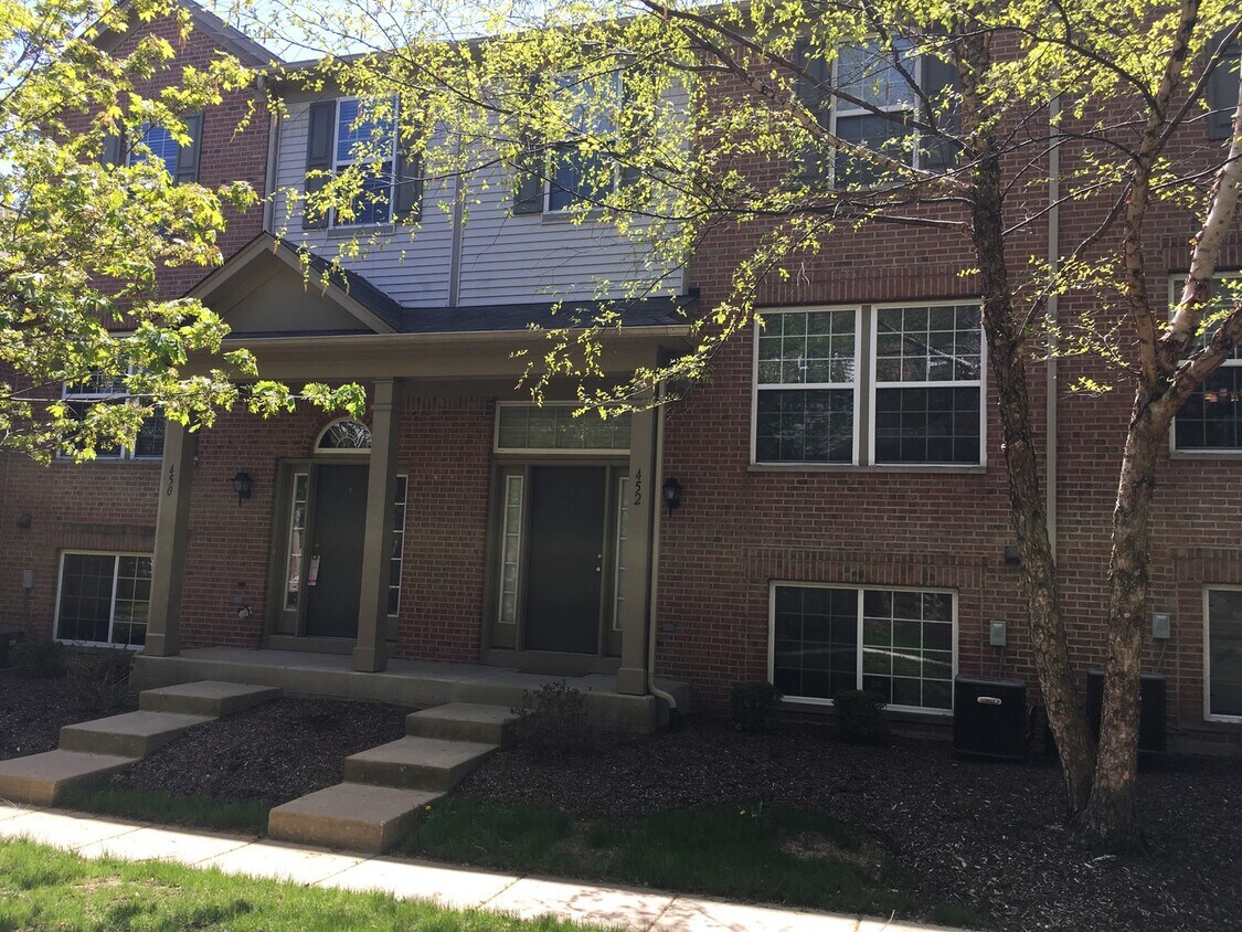 452 Conservatory Ln, Aurora, IL 60502 Townhome Rentals in Aurora IL