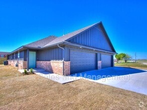 Building Photo - 1525 Pavy Wy