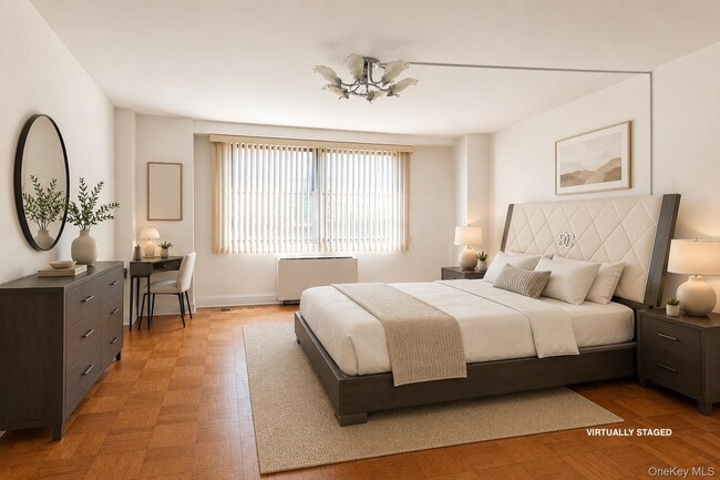 Foto del edificio - 61-20 Grand Central Pkwy