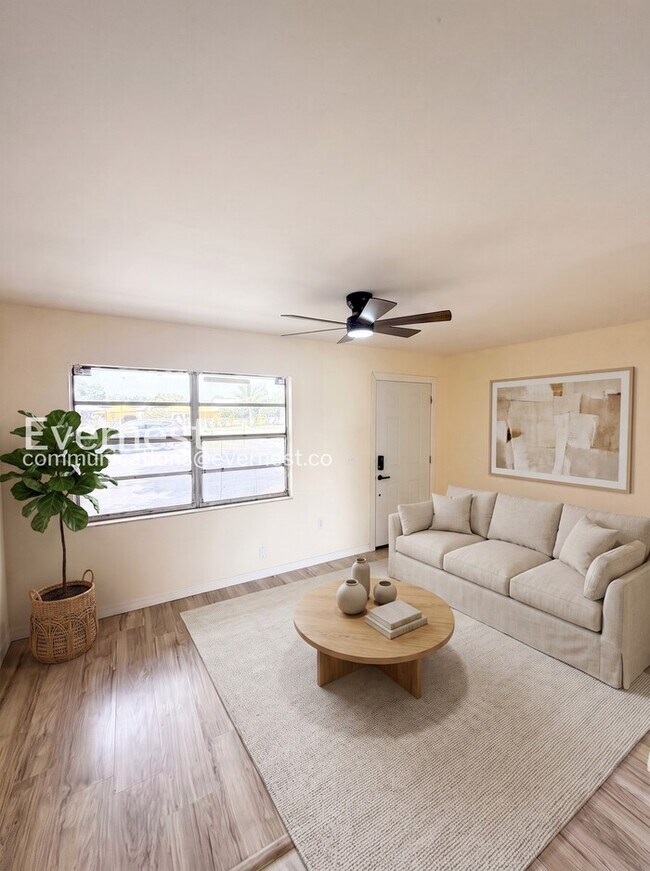 Foto del edificio - 5633 Crissman Dr N