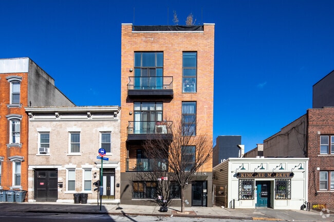 Building Photo - 189 Greenpoint Ave