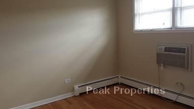 Building Photo - 125 S Villa Ave