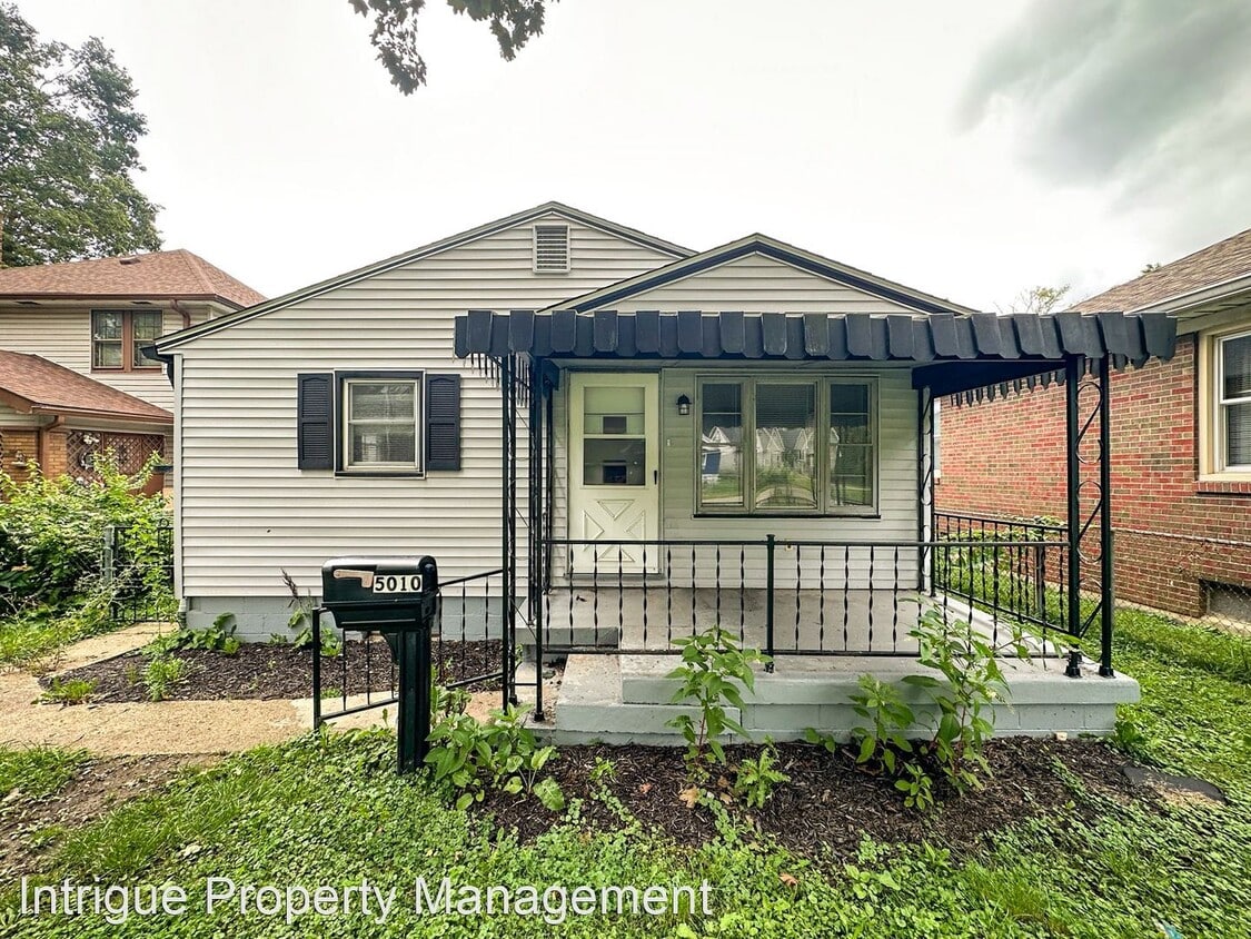 5010 Brookville Rd, Indianapolis, IN 46201 House Rental in