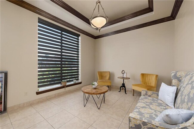Building Photo - 3914 Tierra Escondido