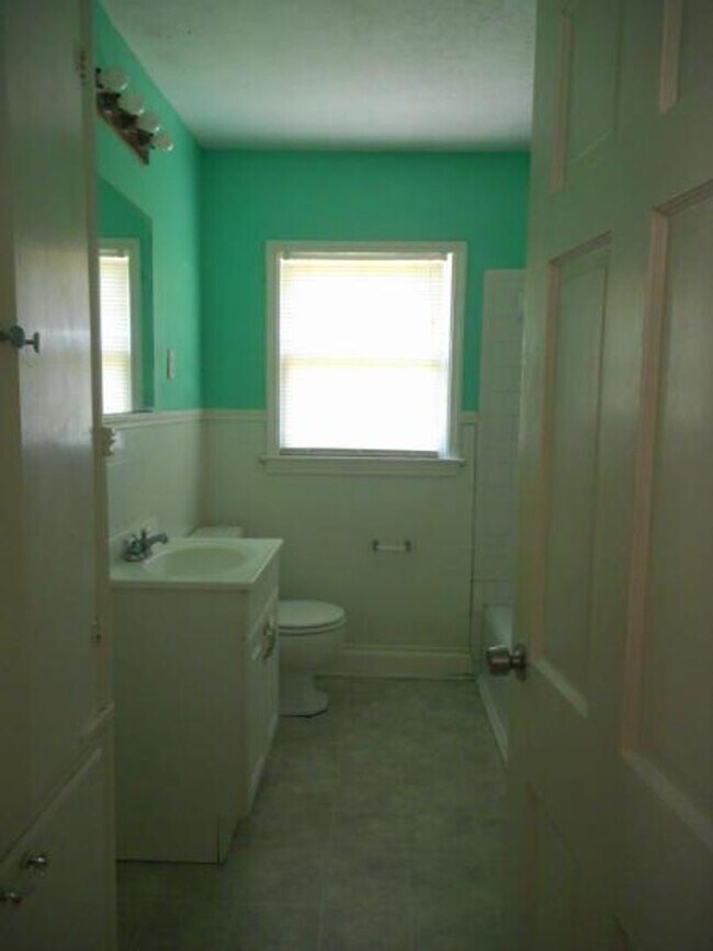 Foto del edificio - 1 br, 1 bath House - 250 Rosebud Avenue #2