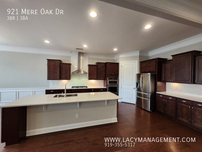 Building Photo - 921 Mere Oak Dr