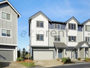 Building Photo - Unit CC1