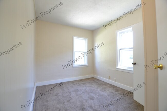 Foto del edificio - 1002 Belleview Ave