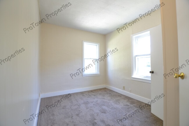 Building Photo - 1002 Belleview Ave