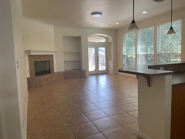 Building Photo - 2412 Tivoli Dr