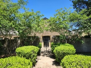 Building Photo - 2983 Old Farm Rd