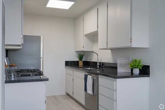 Foto del edificio - 109-121 Lincoln Way