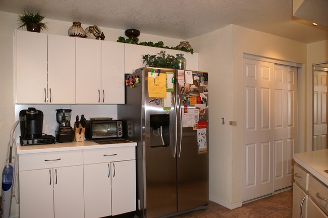 Double Door Fridge - 7220 Westpointe Blvd