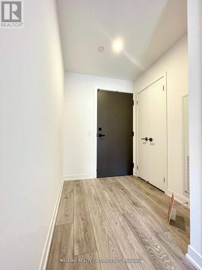 Photo du bâtiment - 15 Holmes Ave