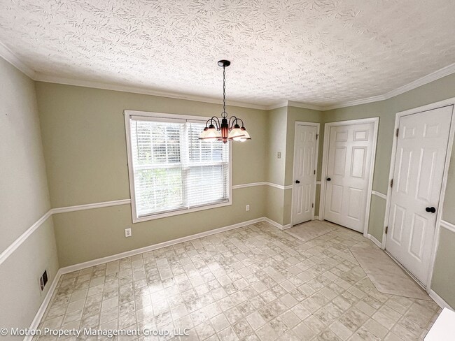 Photo - 861 Windward Rd House