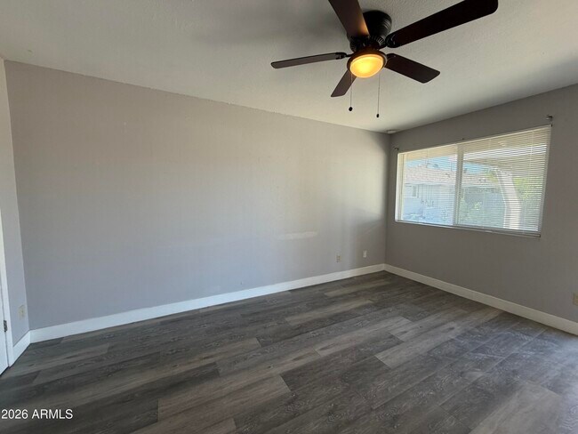 Foto del edificio - 1833 E Harvard St