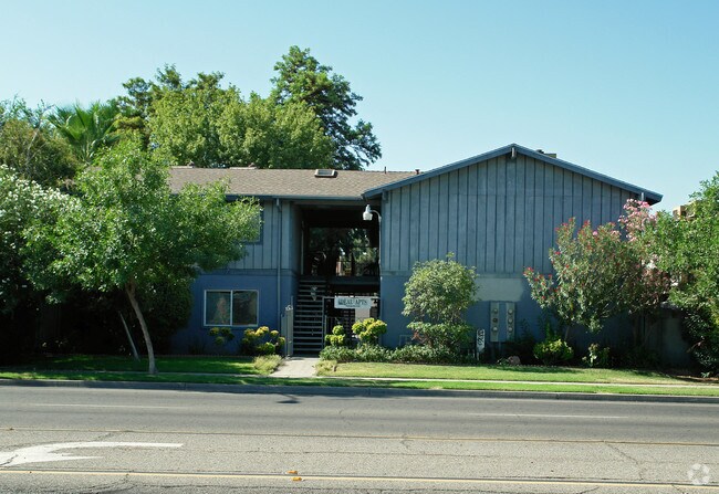 Foto del edificio - 1959 W Shields Ave